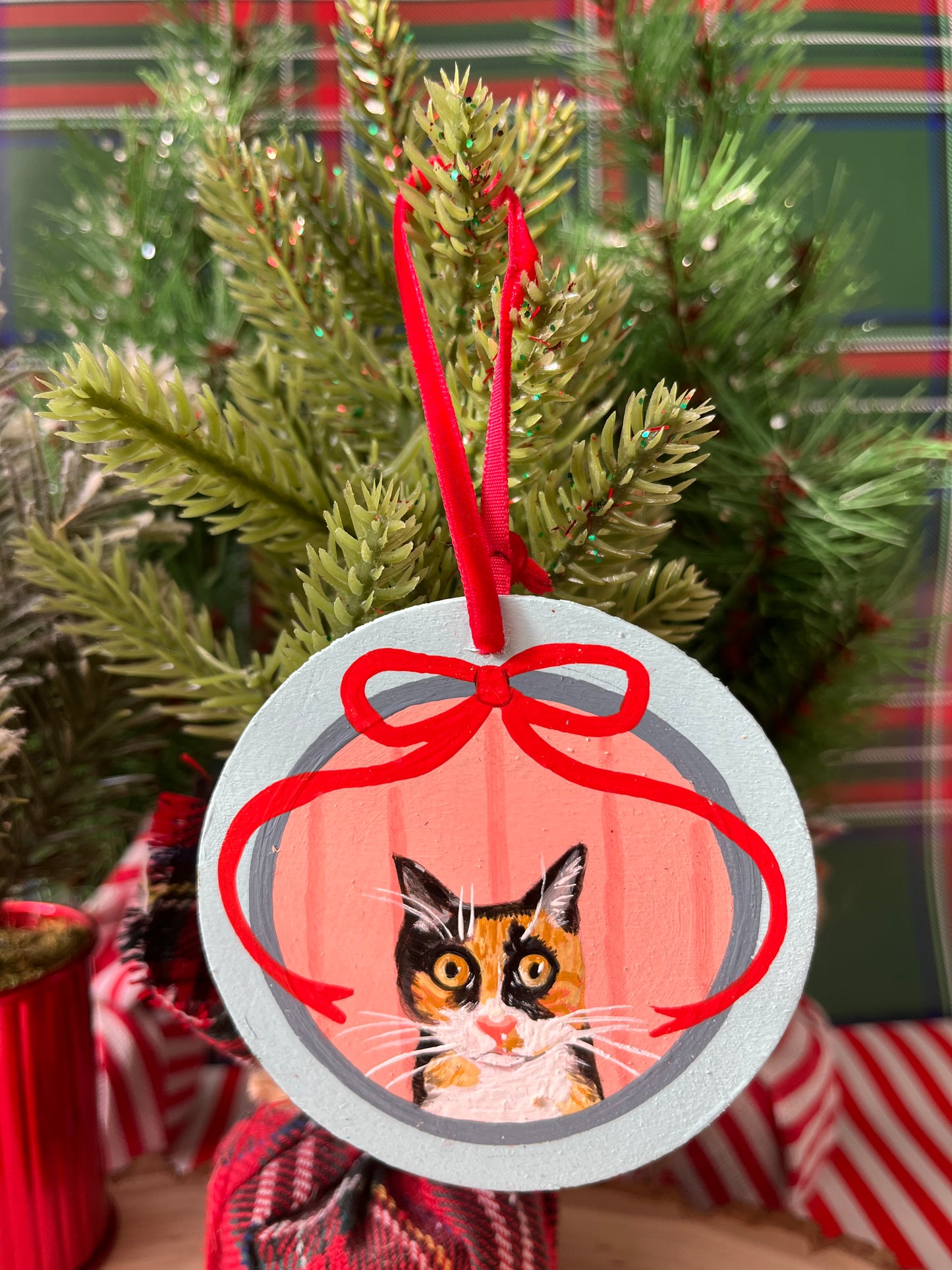 Round Hand Painted Pet Ornaments